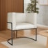 Poltrona Dália Luxo Moderna Estofada Design Sofisticado com Base de Ferro Preto Linho Bege